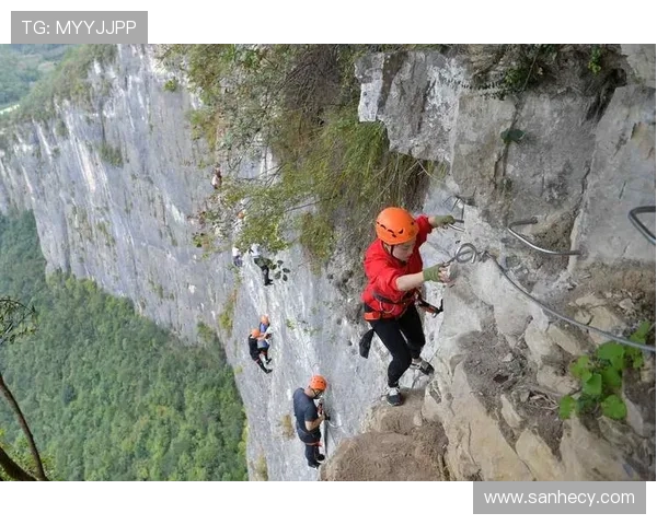 攀岩精神：深入成都攀岩队的团队协作与挑战之旅